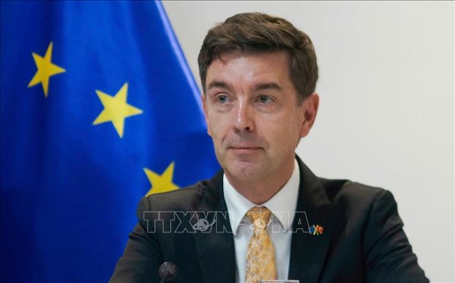 Đại sứ Julien Guerrier: Mở ra 